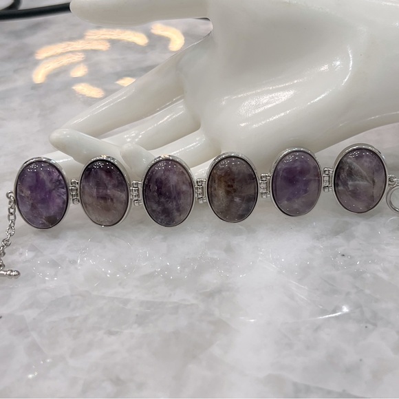 Amethyst Large Cabochon Silver Toggle Clasp Bracelet and Dangle Earrings - Picture 4 of 15